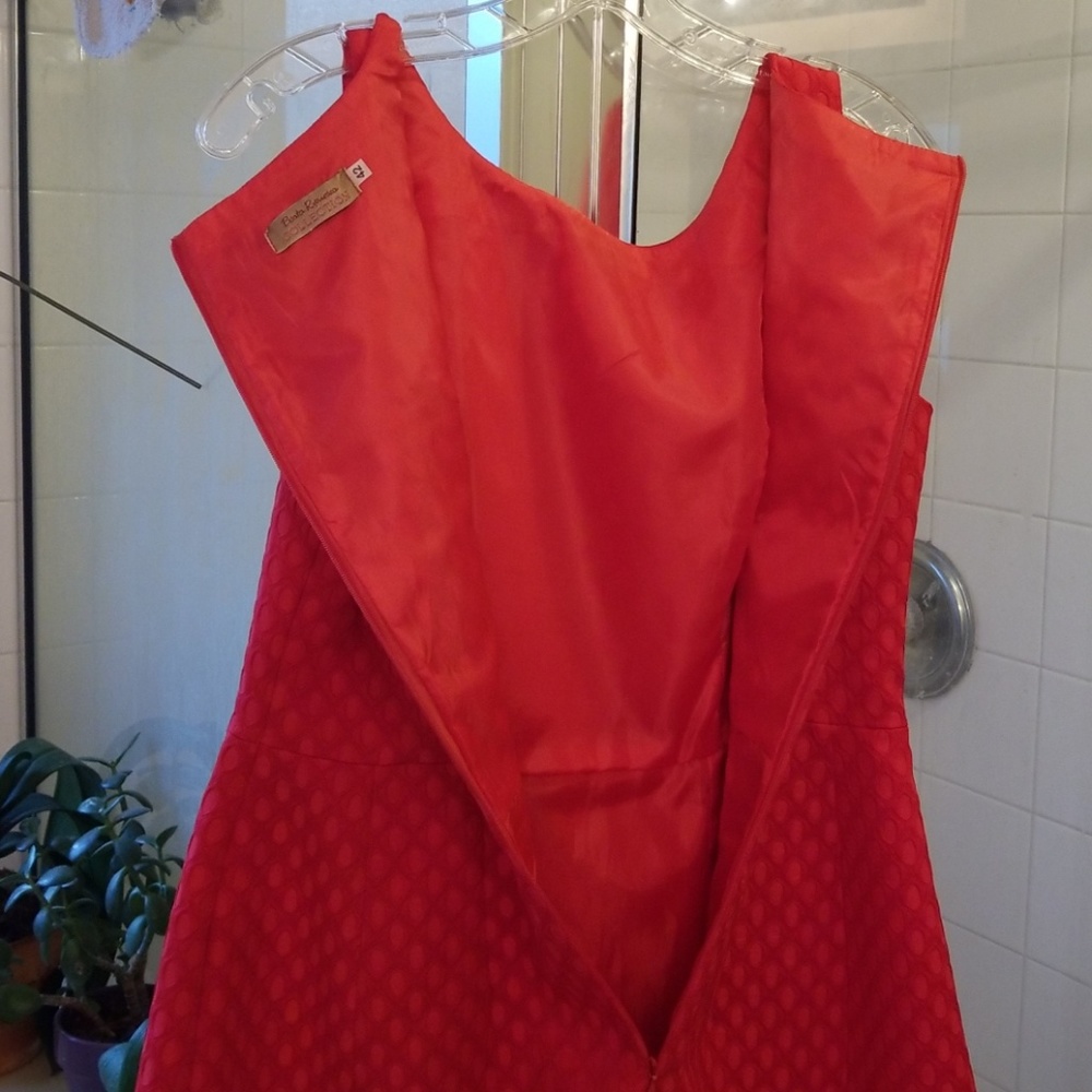 Red dress - Picture 5 of 6